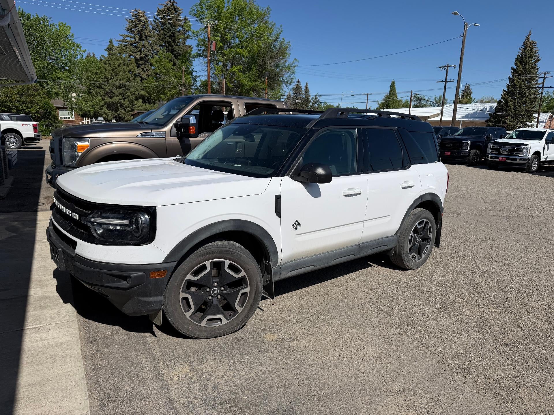 2022 Ford Bronco Sport Outer Banks in White — front three-quarter view